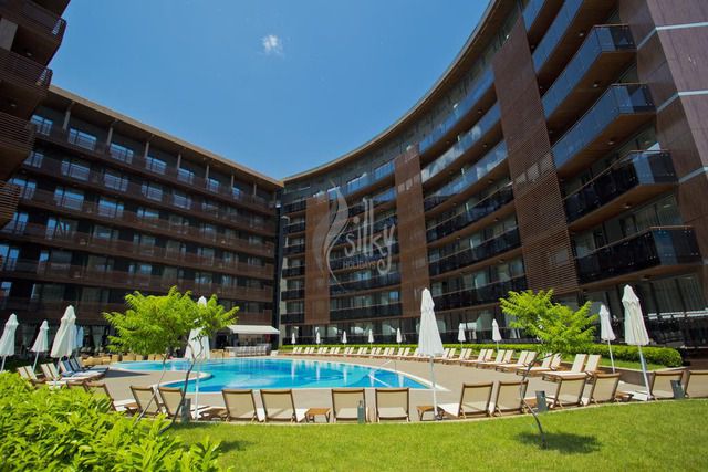  Galeon Residence & Spa